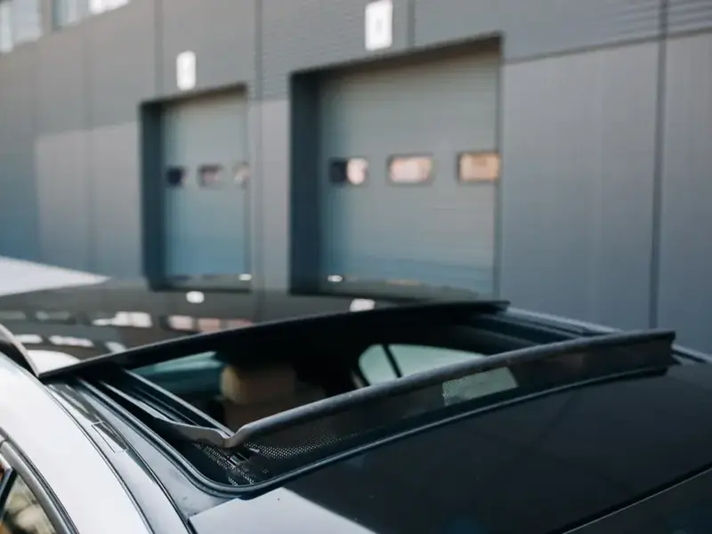 toit ouvrant d'une voiture